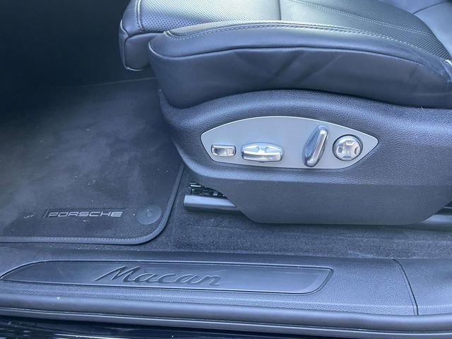 Certified 2025 Porsche Macan image 19
