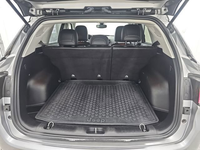 Used 2019 Jeep Compass Trailhawk image 20