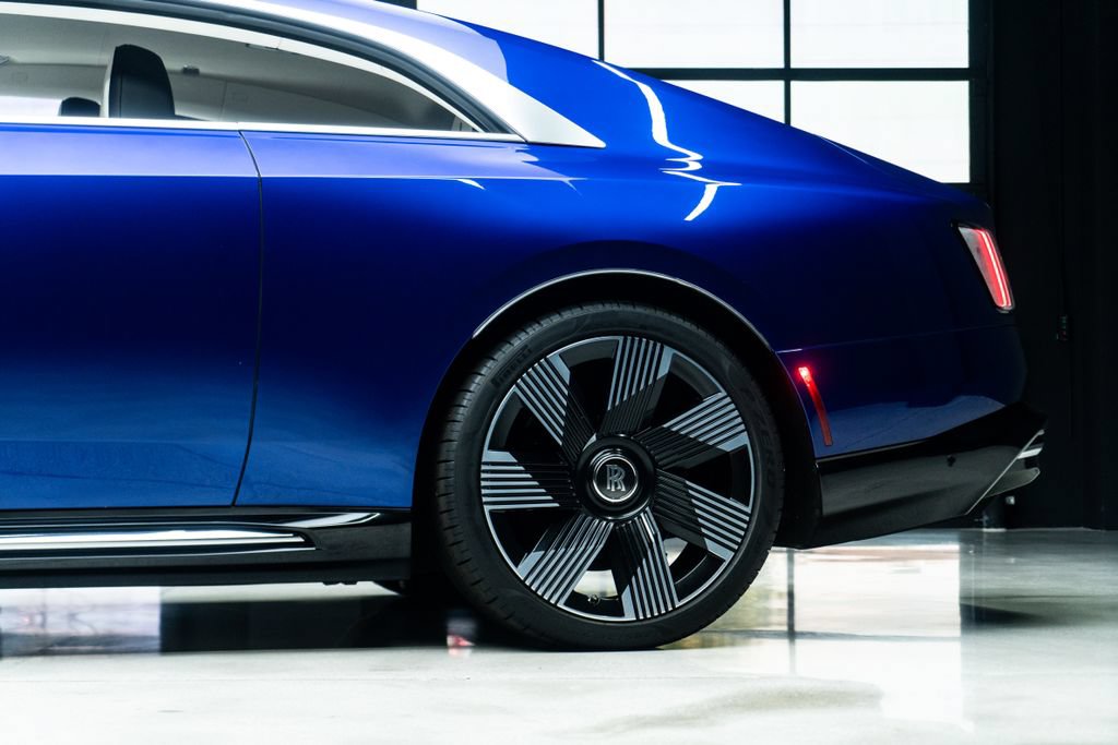 Used 2024 Rolls-Royce Spectre w/ Spectre Launch Package AWD/4WD image 24