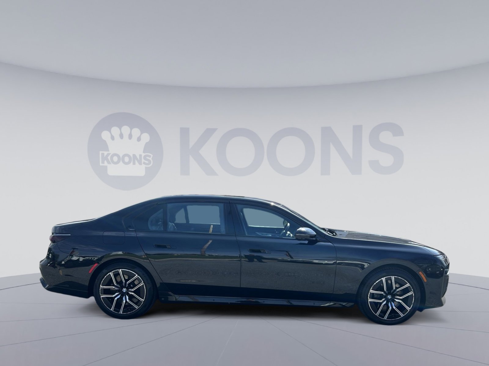 Used 2023 BMW 760i xDrive image 8