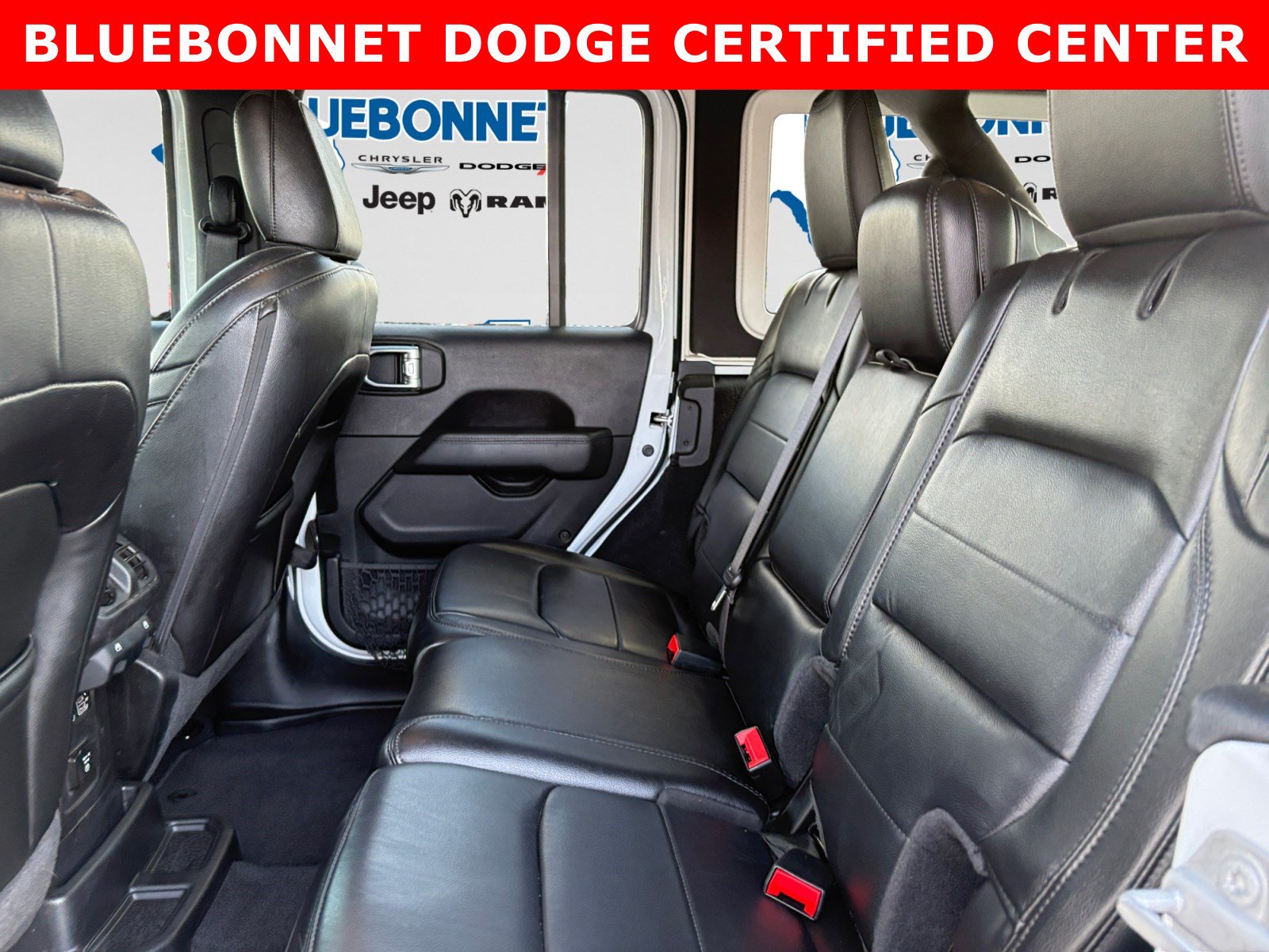 Used 2020 Jeep Wrangler Unlimited Sahara AWD/4WD image 21