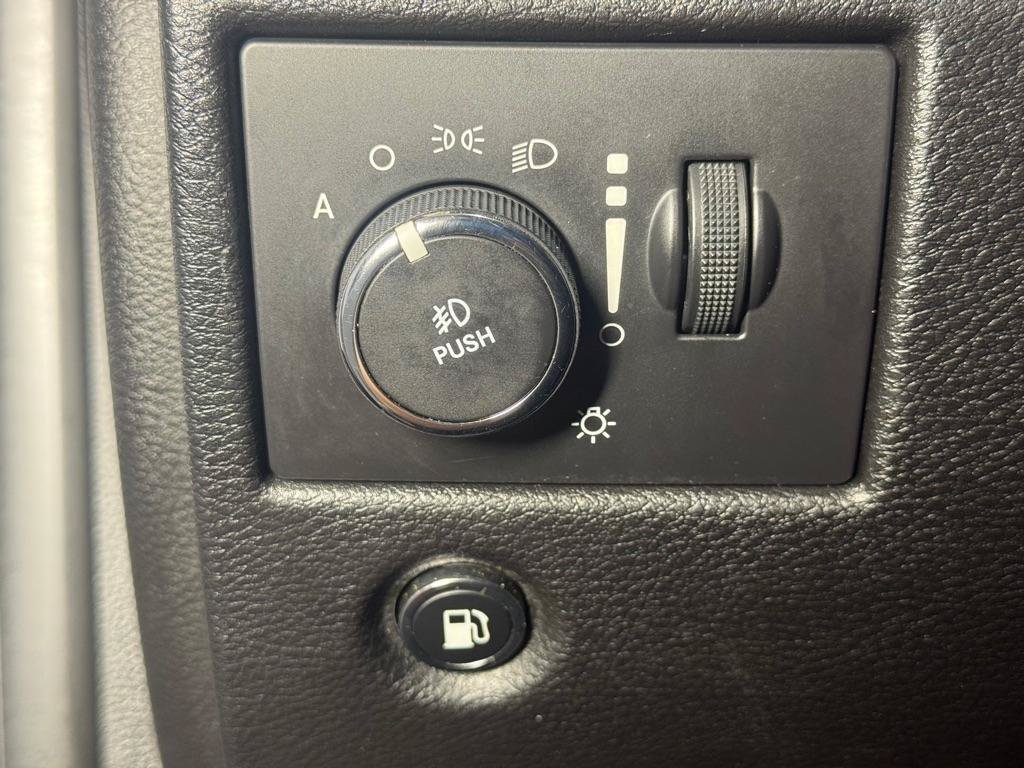 Used 2016 Jeep Grand Cherokee Laredo w/ Quick Order Package 23E AWD/4WD image 30