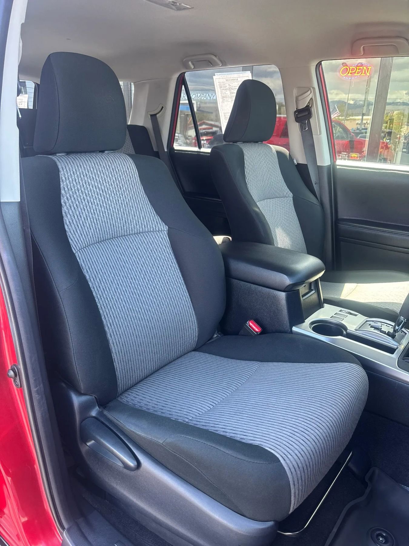 Used 2020 Toyota 4Runner SR5 AWD/4WD image 19