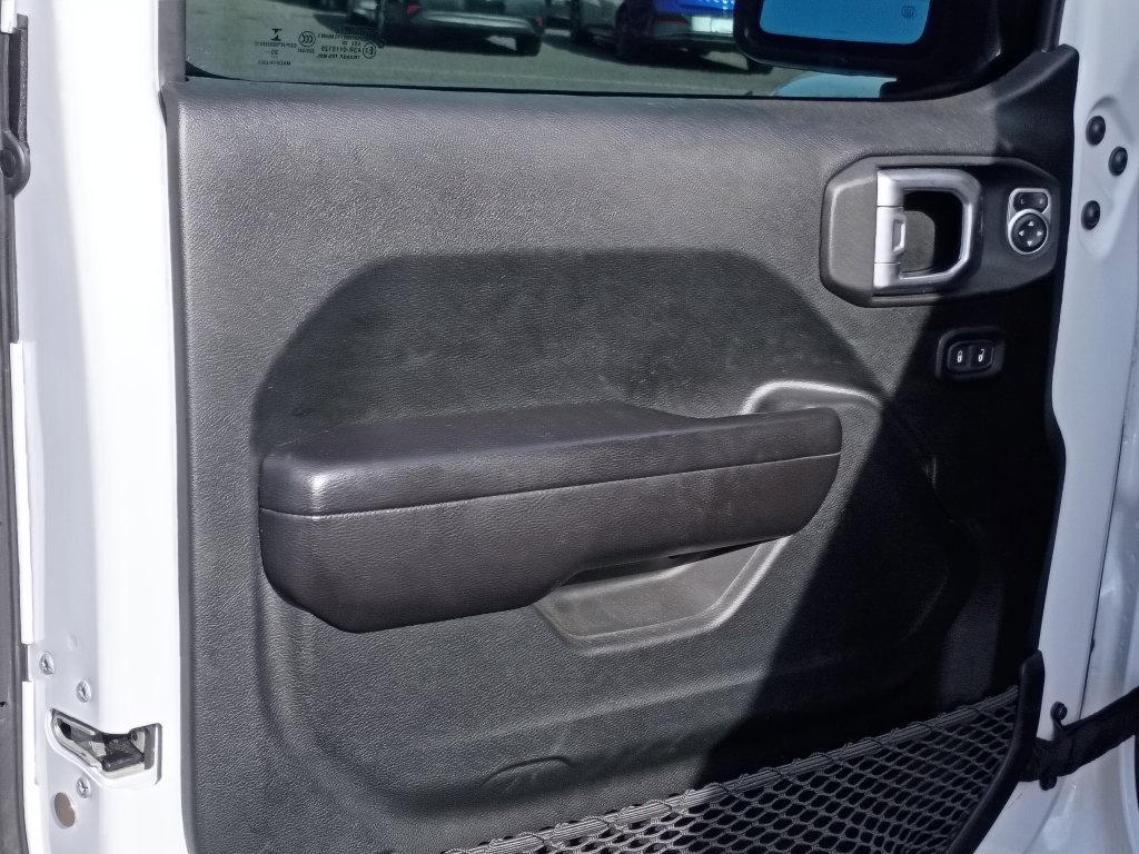 Used 2021 Jeep Gladiator Rubicon AWD/4WD image 15