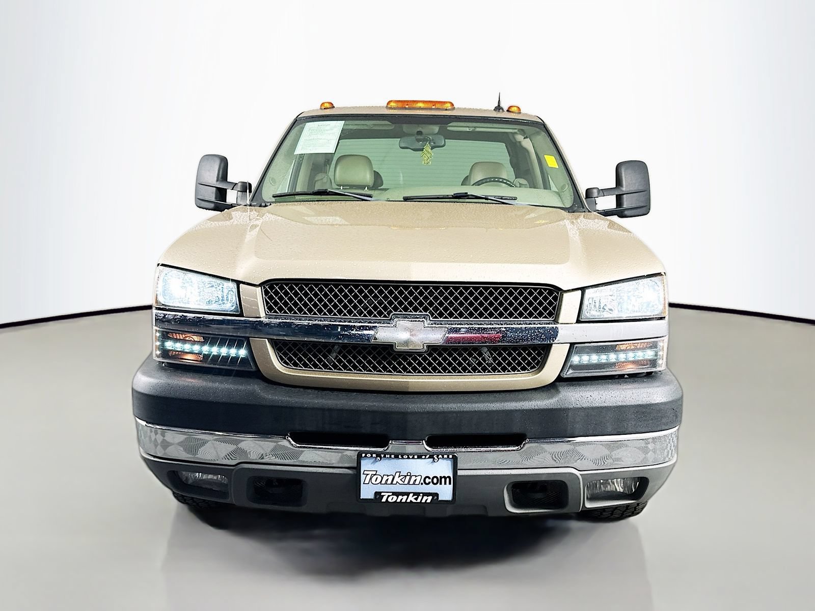 Used 2004 Chevrolet Silverado 3500 2WD Extended Cab w/ Heavy-Duty Power Package image 2