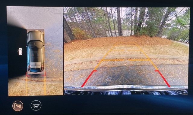 Used 2024 Cadillac Lyriq Luxury image 25