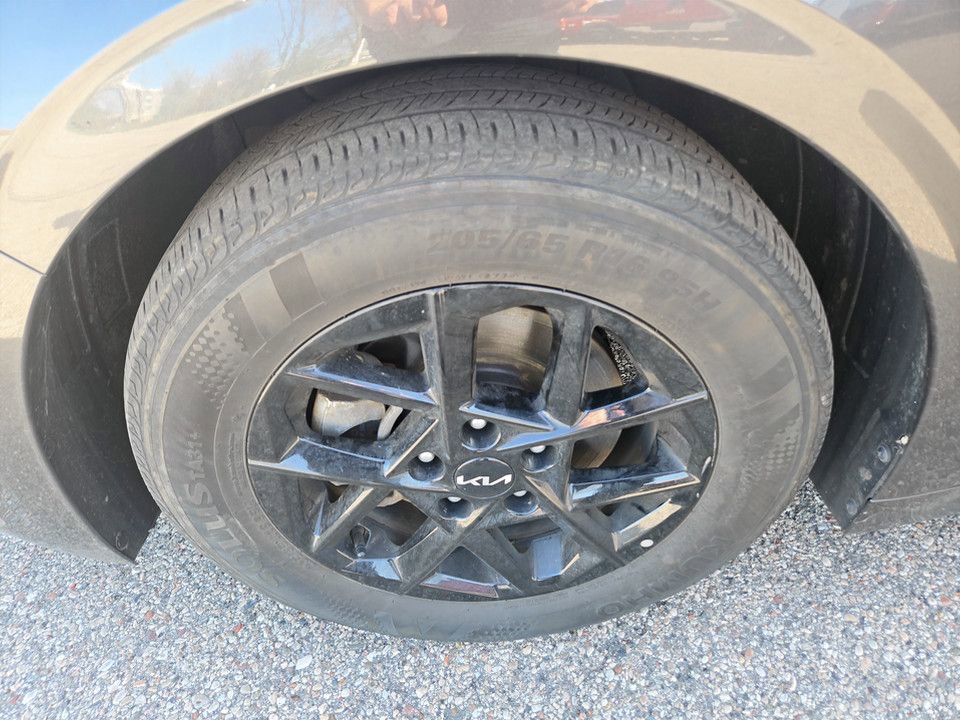 Used 2025 Kia K5 LXS FWD image 35