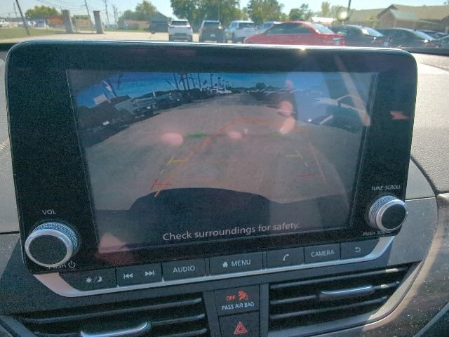 Used 2025 Nissan Altima 2.5 SV FWD image 19