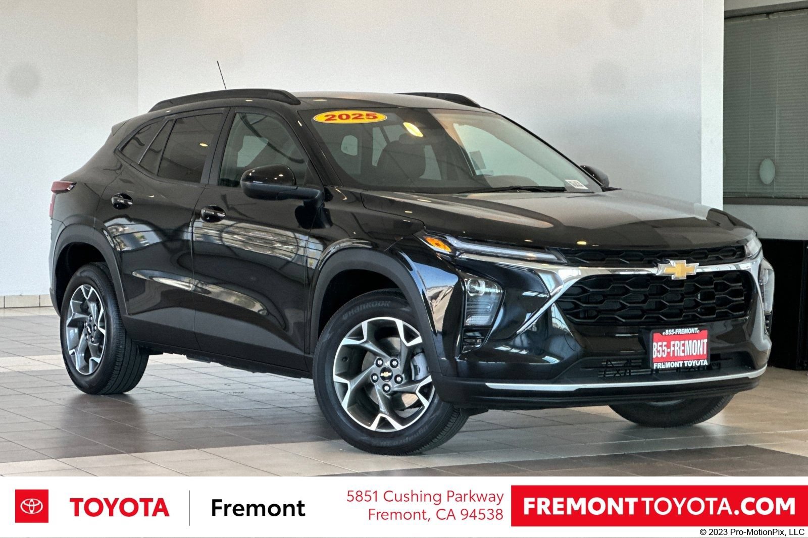 Used 2025 Chevrolet Trax LT w/ Driver Confidence Package