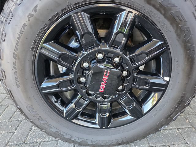 Used 2025 GMC Sierra 2500 AT4 AWD/4WD image 8