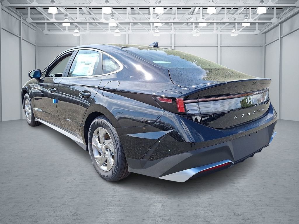 New 2026 Hyundai Sonata SE FWD image 2
