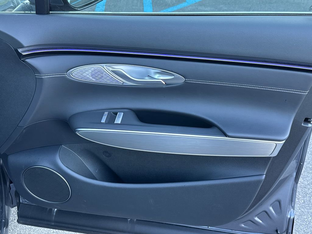 Used 2026 Genesis GV70 2.5T Select AWD/4WD image 14