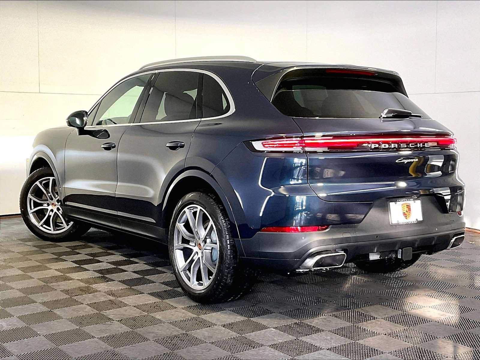 New 2026 Porsche Cayenne AWD/4WD image 3