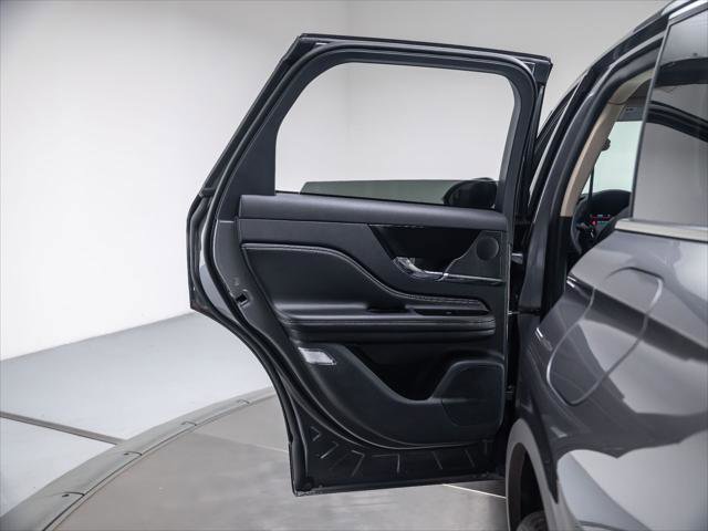 New 2025 Lincoln Corsair FWD w/ Equipment Group 101A image 24