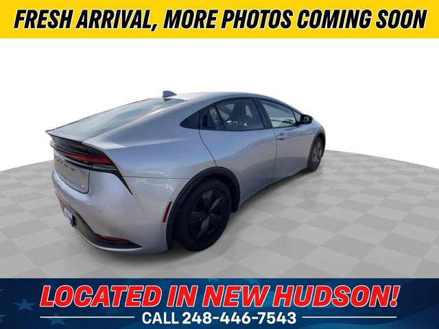 Used 2024 Toyota Prius LE image 2