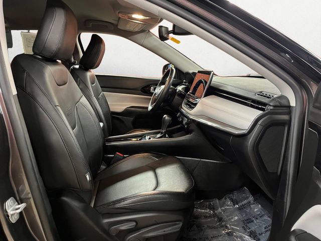 Used 2022 Jeep Compass Limited image 18