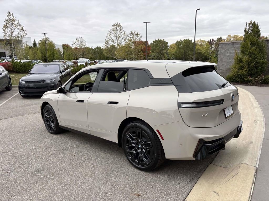 New 2026 BMW iX xDrive45 w/ M Sport Package image 5