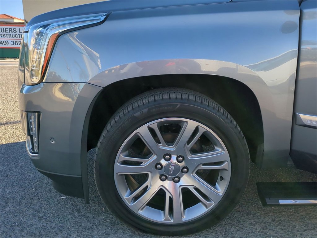 Used 2020 Cadillac Escalade ESV Premium Luxury image 33