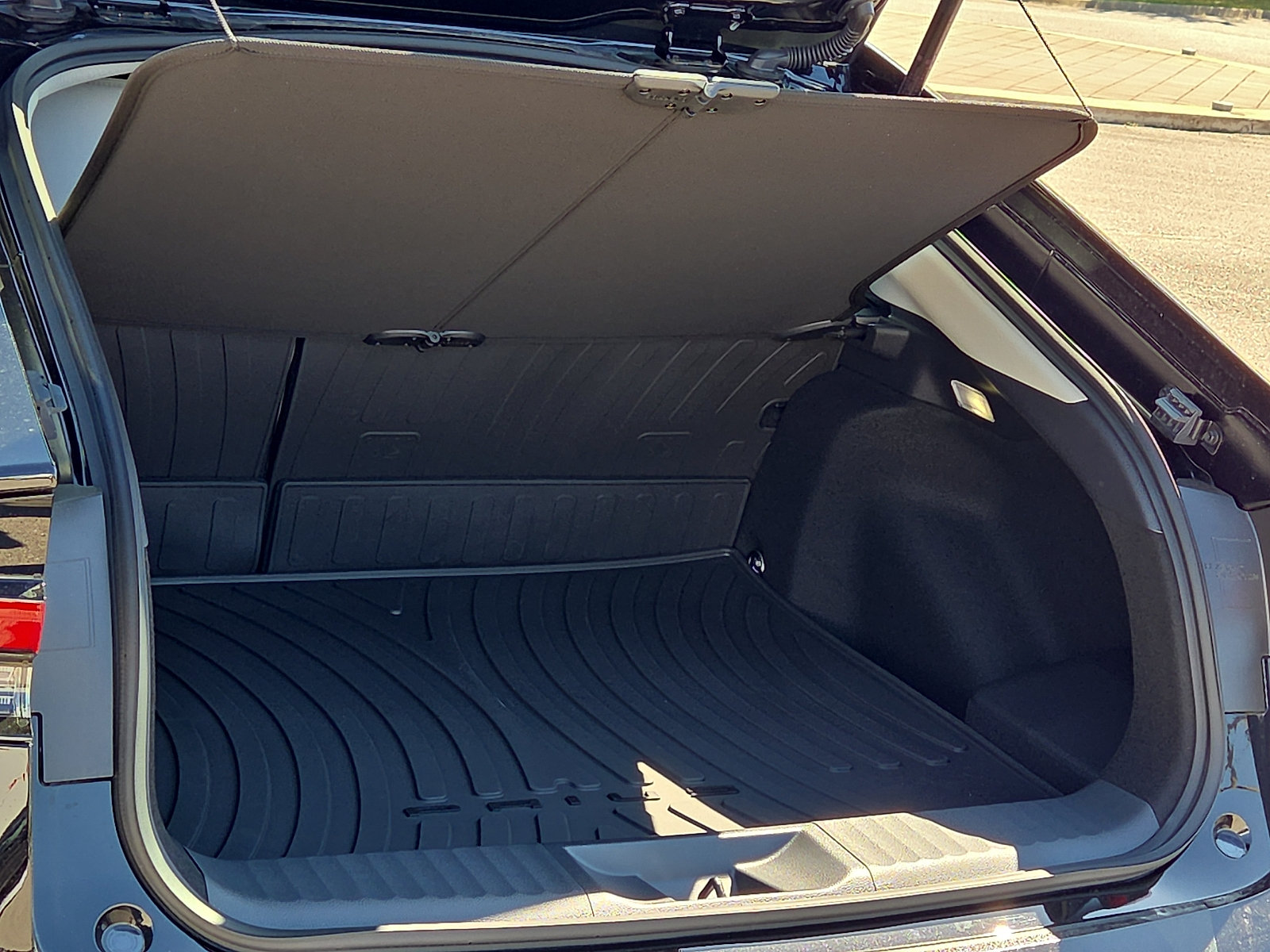 New 2027 Toyota Prius XLE FWD image 6