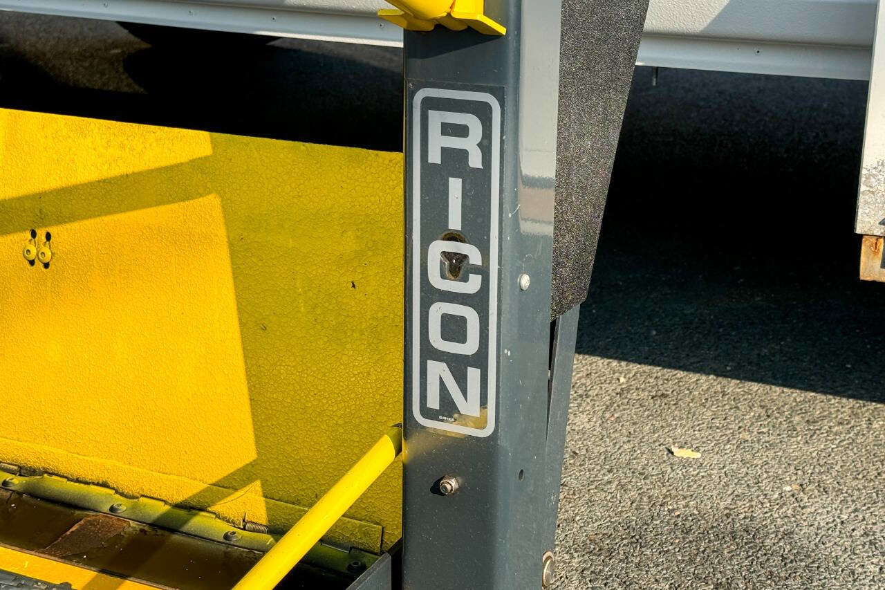 Used 2011 Ford E-350 and Econoline 350 Extended Super Duty w/ PWR Group image 6