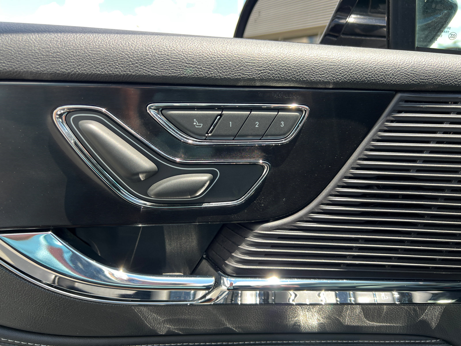 Certified 2022 Lincoln Corsair AWD w/ Premium Package image 13