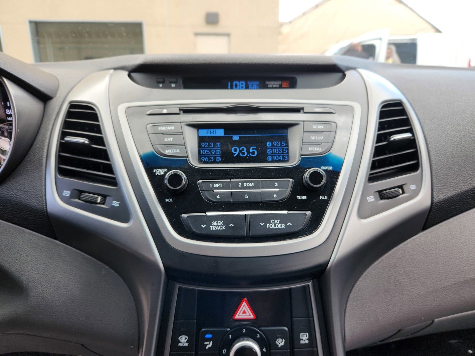 Used 2016 Hyundai Elantra SE FWD image 23