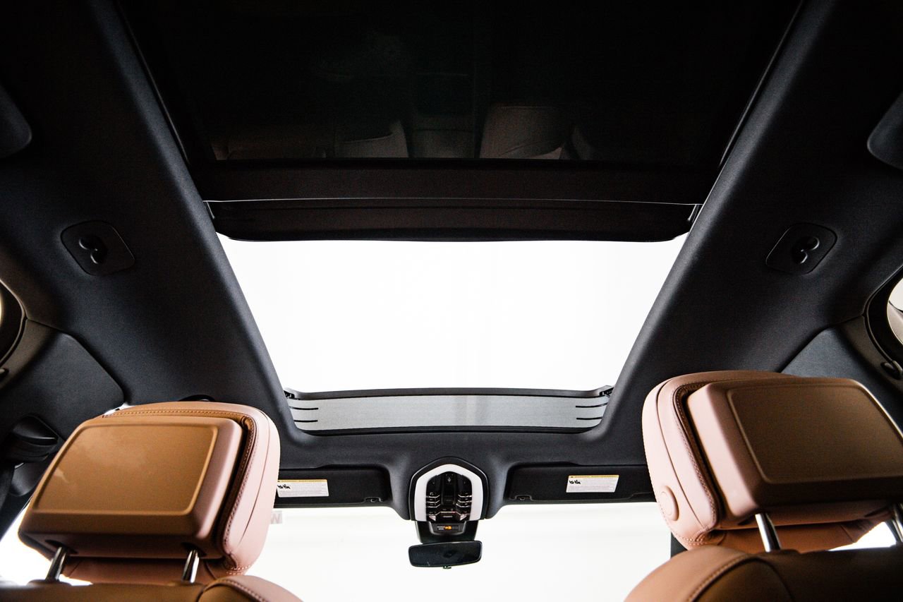 Certified 2026 Porsche Macan AWD/4WD image 29