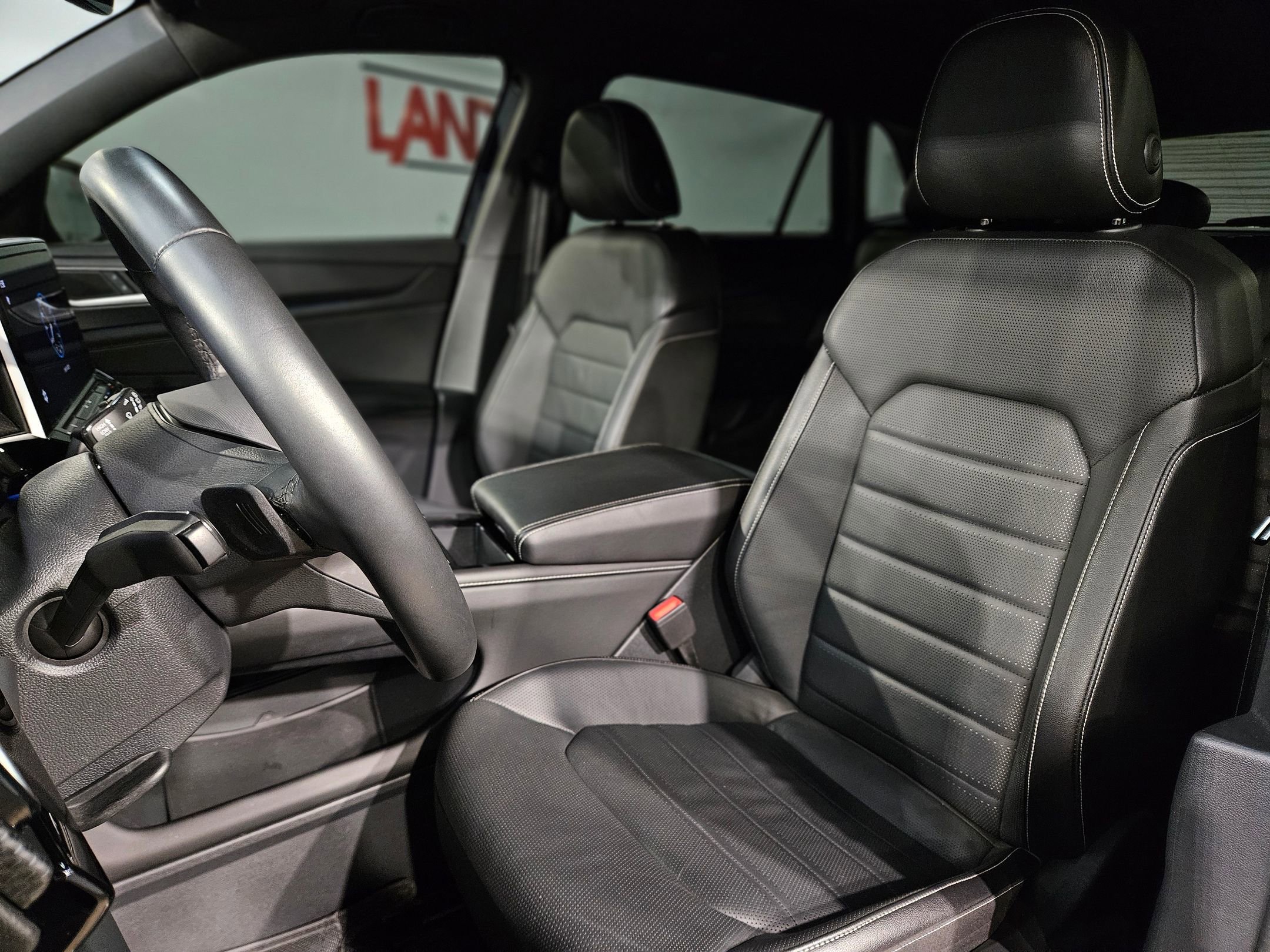 Used 2024 Volkswagen Atlas Cross Sport SEL R-Line image 24