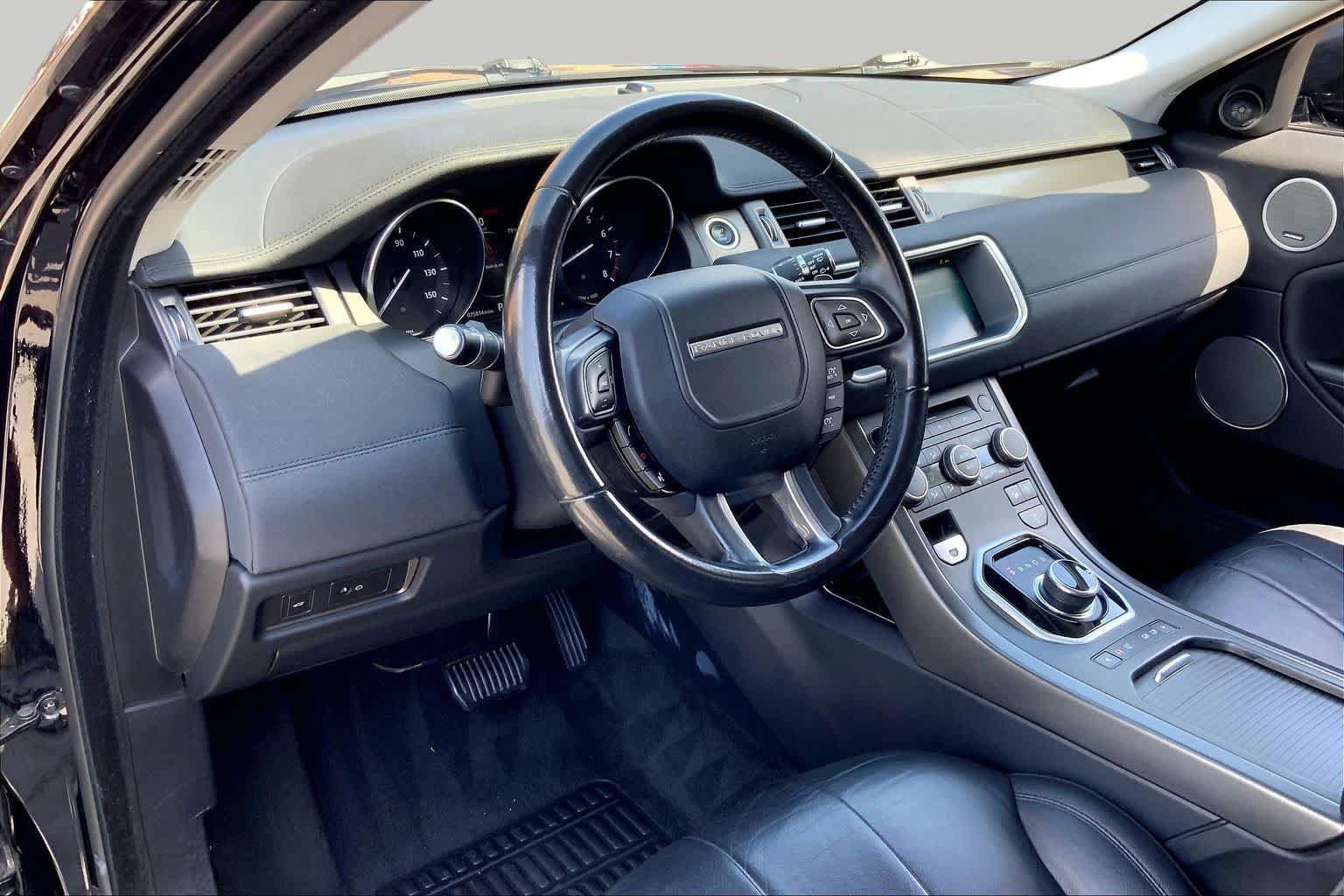 Used 2018 Land Rover Range Rover Evoque SE AWD/4WD image 17