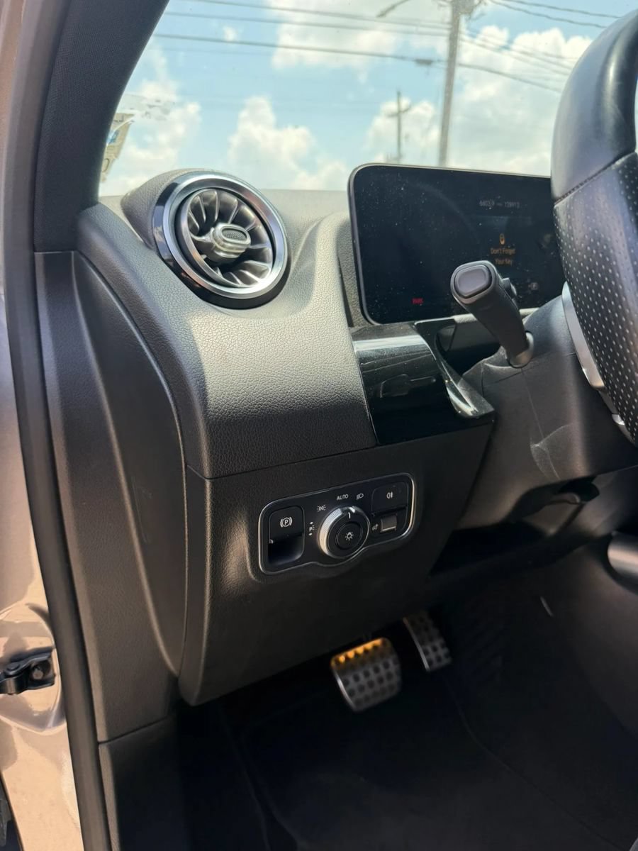 Used 2021 Mercedes-Benz GLA 250 image 23