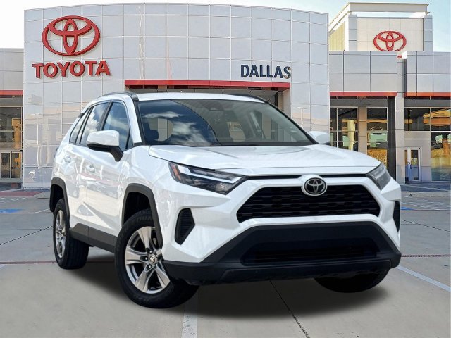 Used 2025 Toyota RAV4 XLE FWD image 1