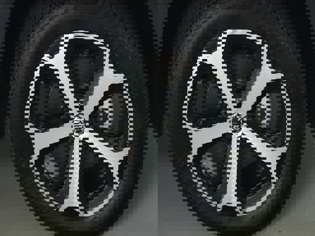 Certified 2025 Volkswagen Taos SEL image 11