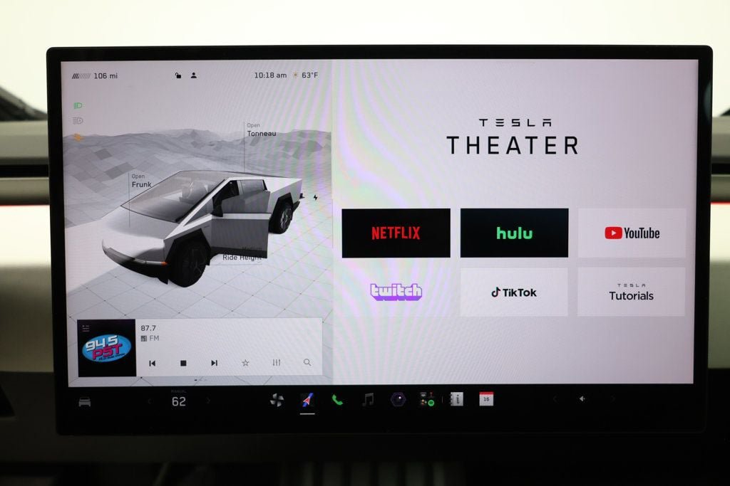 Used 2024 Tesla Cybertruck AWD Crew Cab image 23