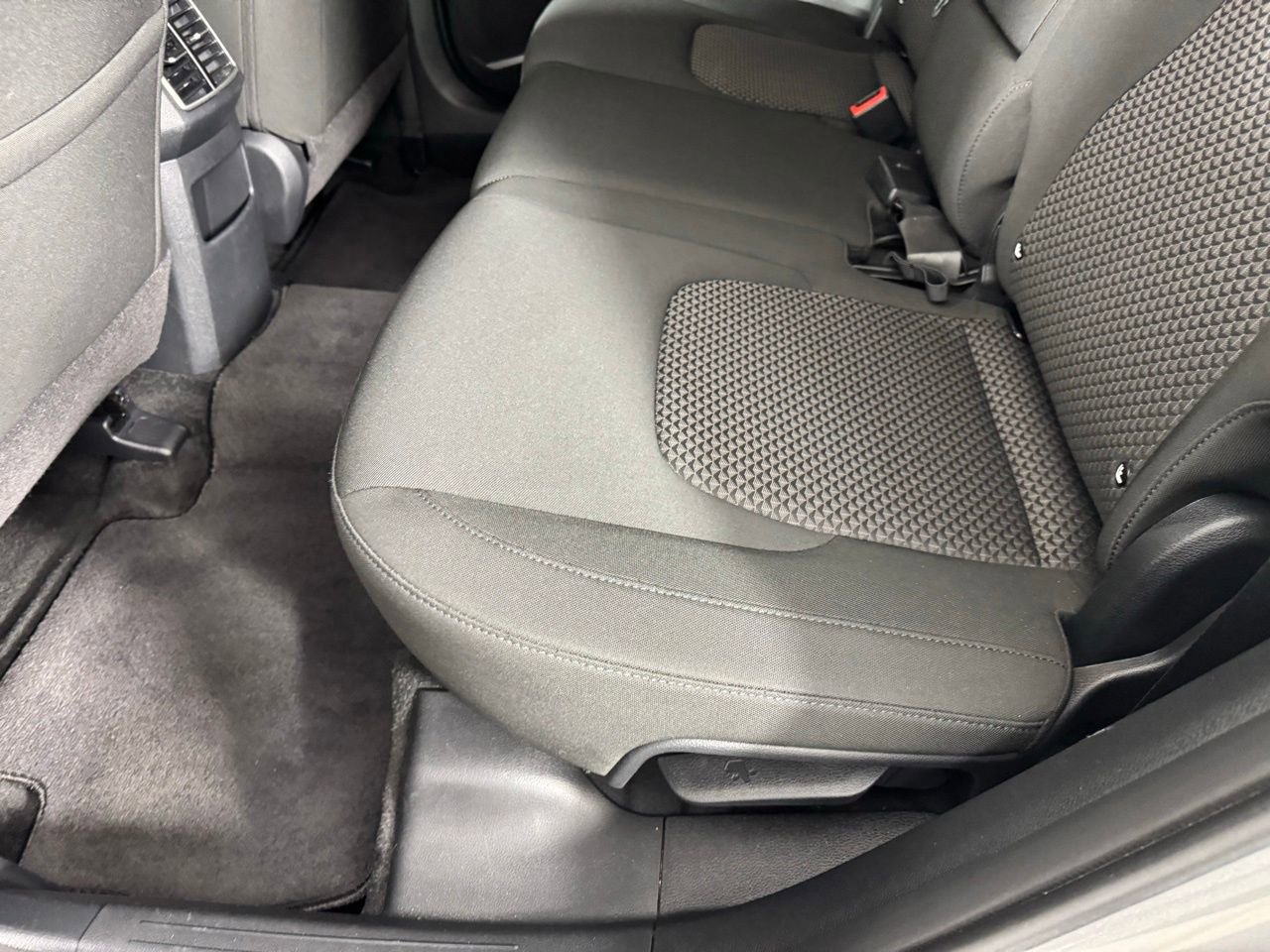 Used 2024 Kia Sportage LX image 24