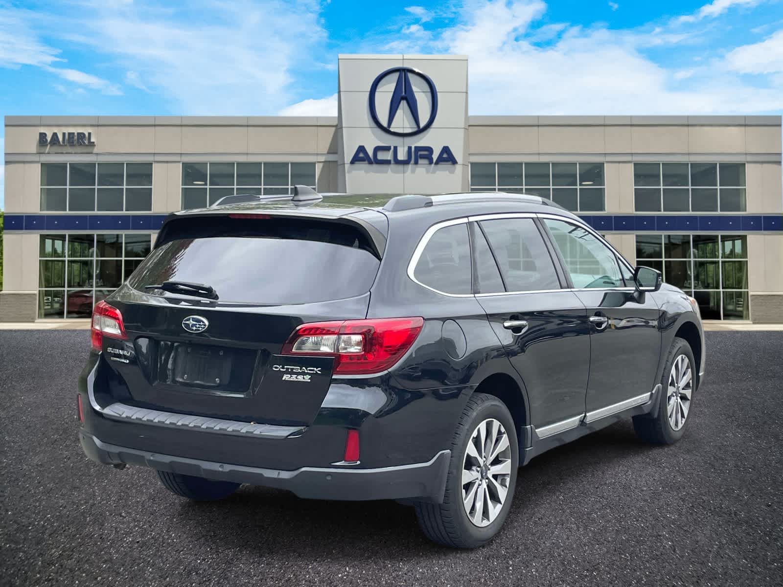 Used 2017 Subaru Outback 2.5i Touring w/ Popular Package #5A AWD/4WD image 5