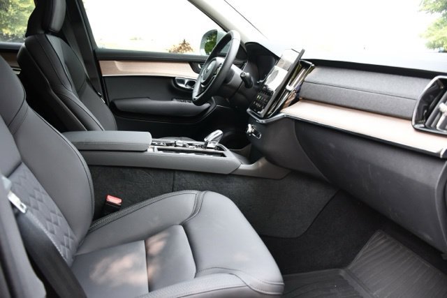 New 2026 Volvo XC90 B6 Plus w/ Protection Package Premier AWD/4WD image 32