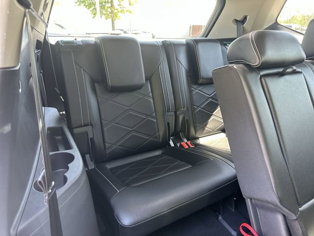 Used 2025 Volkswagen Atlas SE w/ Black Wheel Package FWD image 27