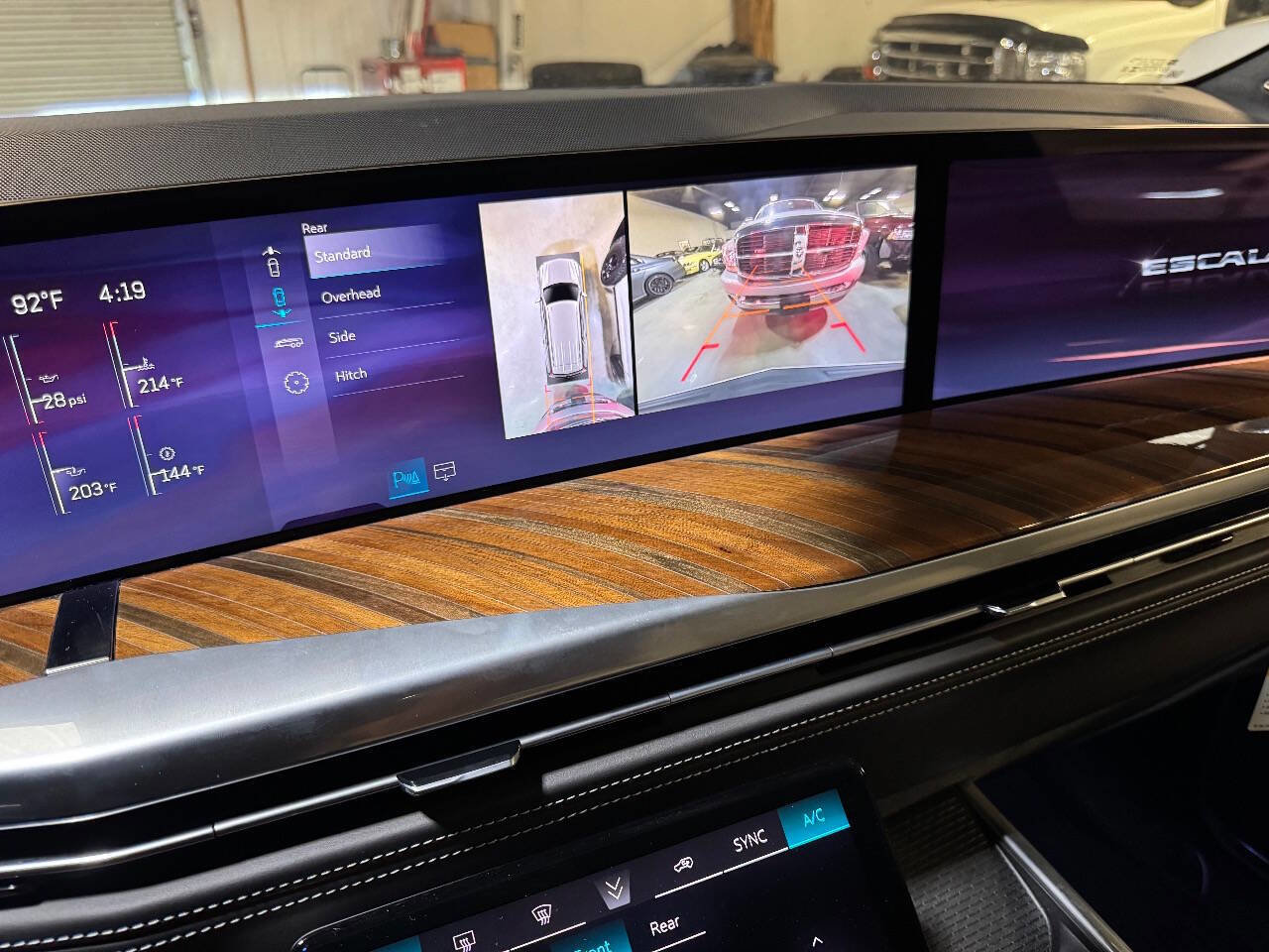Used 2025 Cadillac Escalade Sport Platinum w/ LPO, ONYX Package image 15