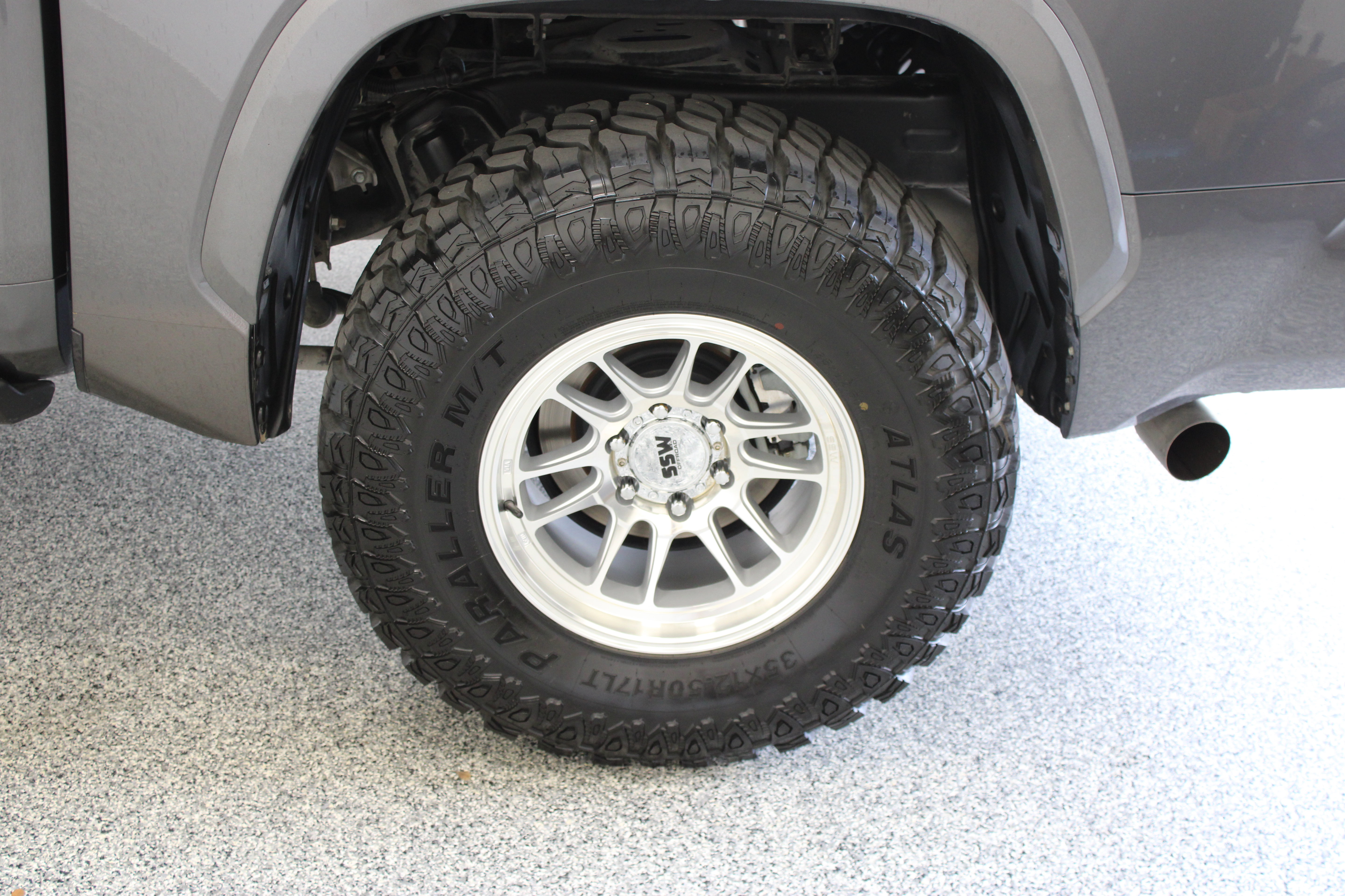 Used 2023 Toyota Tundra Limited AWD/4WD image 11