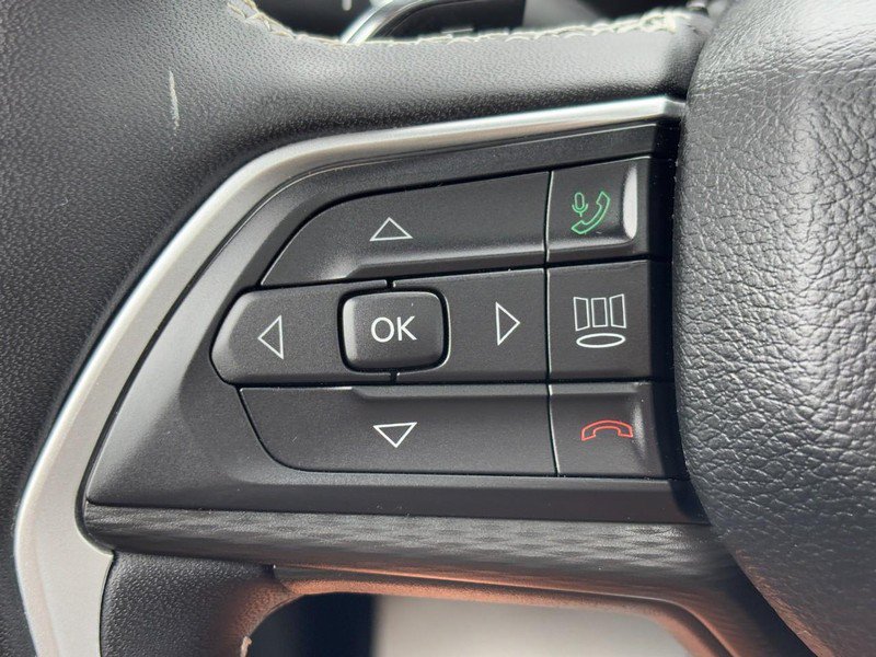Used 2023 Jeep Grand Cherokee Altitude AWD/4WD image 18