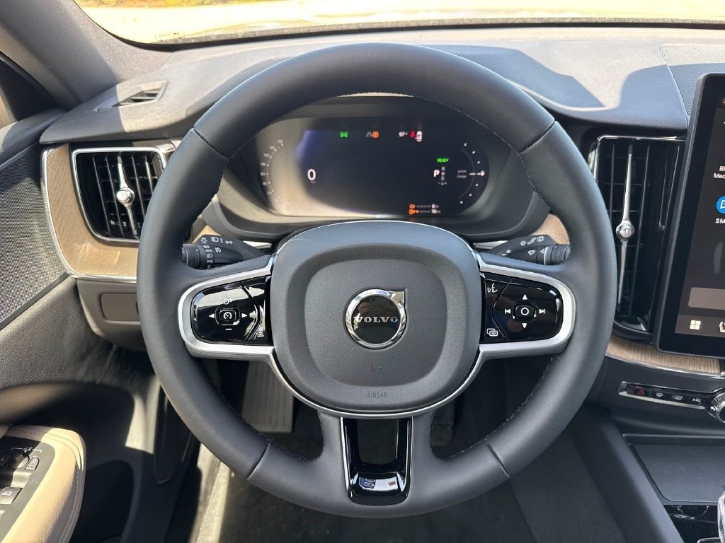 New 2026 Volvo XC60 T8 Plus w/ Climate Package AWD/4WD image 11