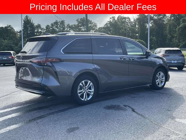Used 2023 Toyota Sienna Platinum AWD/4WD image 5