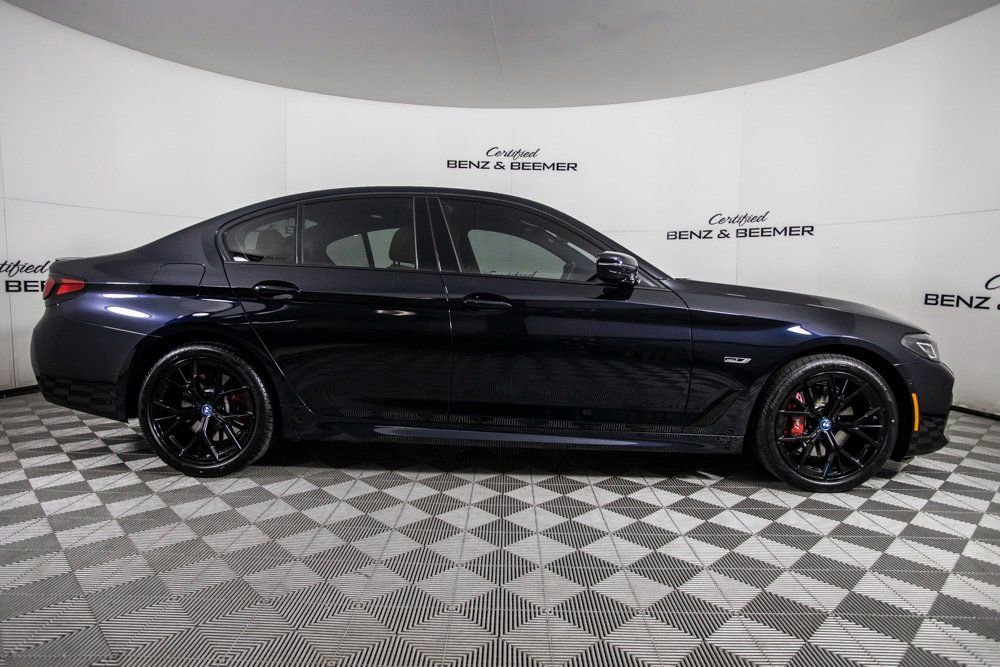 Used 2023 BMW 530e w/ M Sport Package image 12