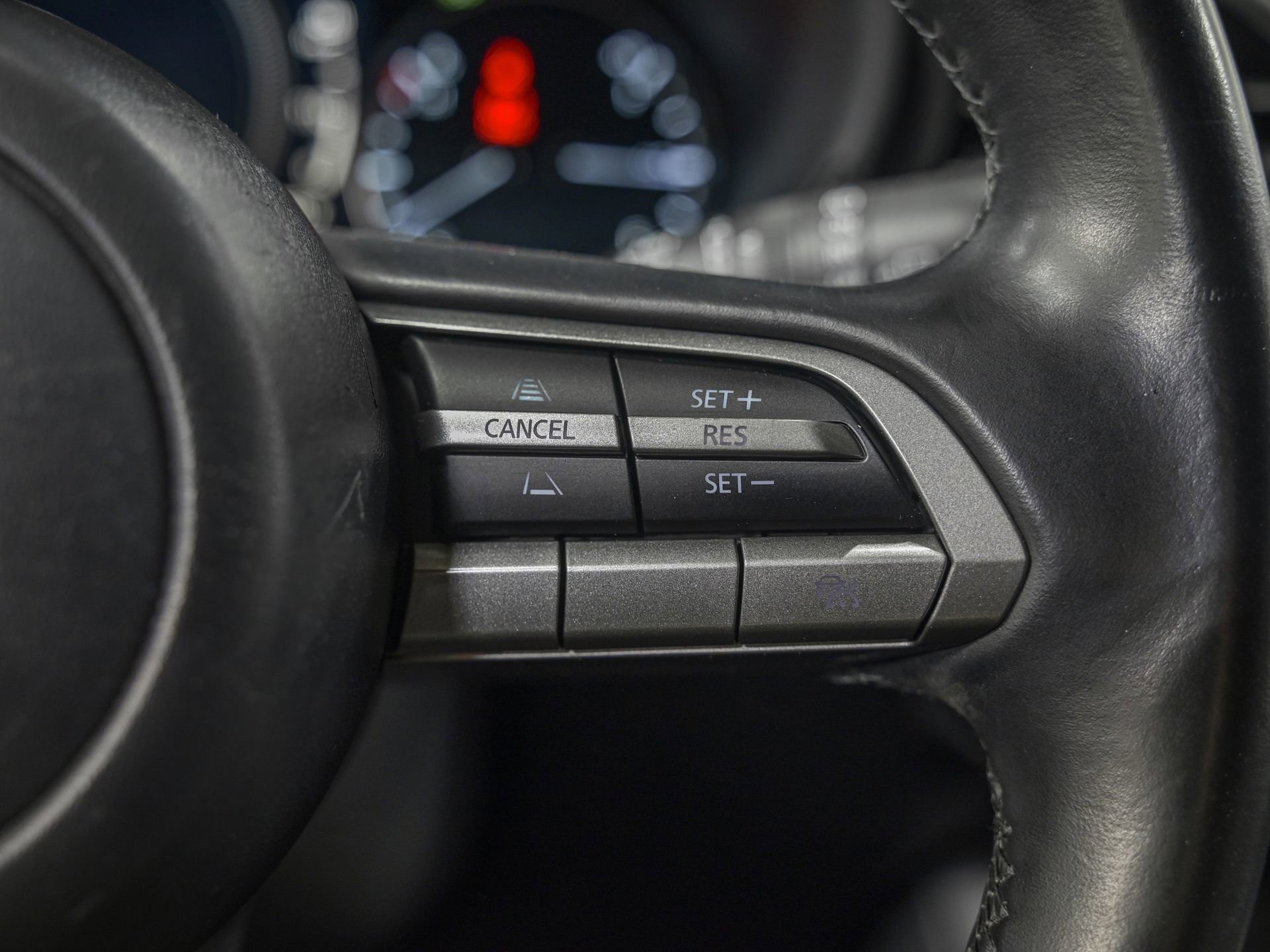 Used 2020 MAZDA MAZDA3 Hatchback image 21