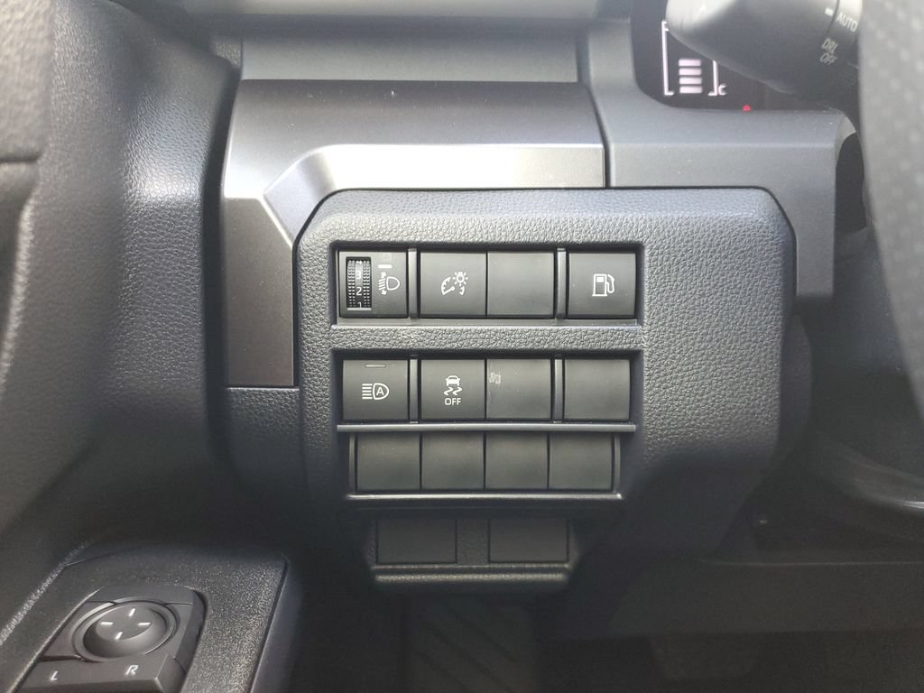 Used 2025 Toyota 4Runner SR5 AWD/4WD image 28