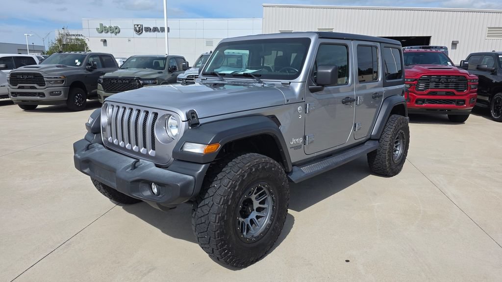 Used 2018 Jeep Wrangler Unlimited Sport S AWD/4WD image 1
