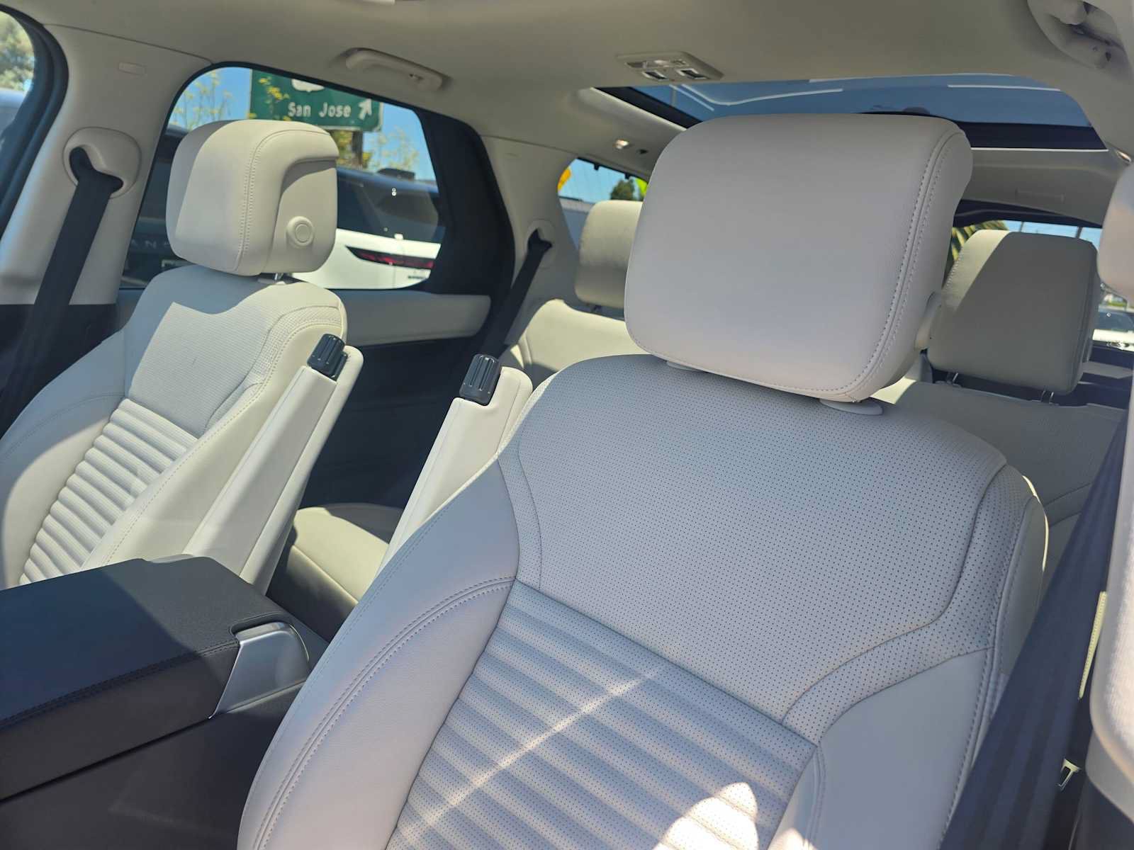 New 2026 Land Rover Discovery S AWD/4WD image 24