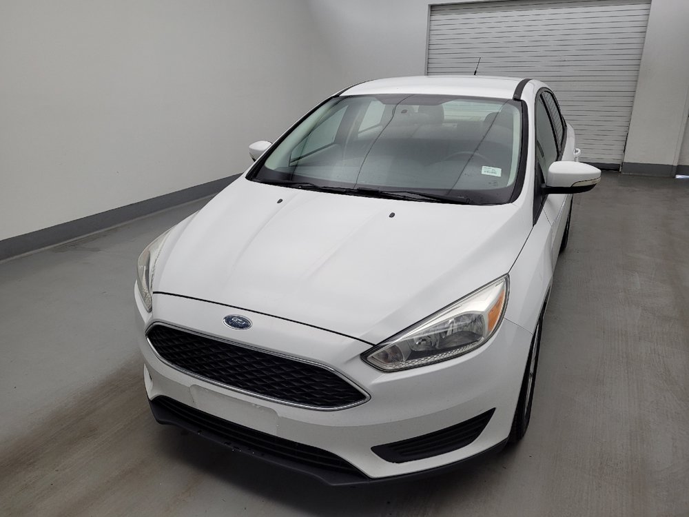 Used 2016 Ford Focus SE w/ SE Cold Weather Package FWD image 15