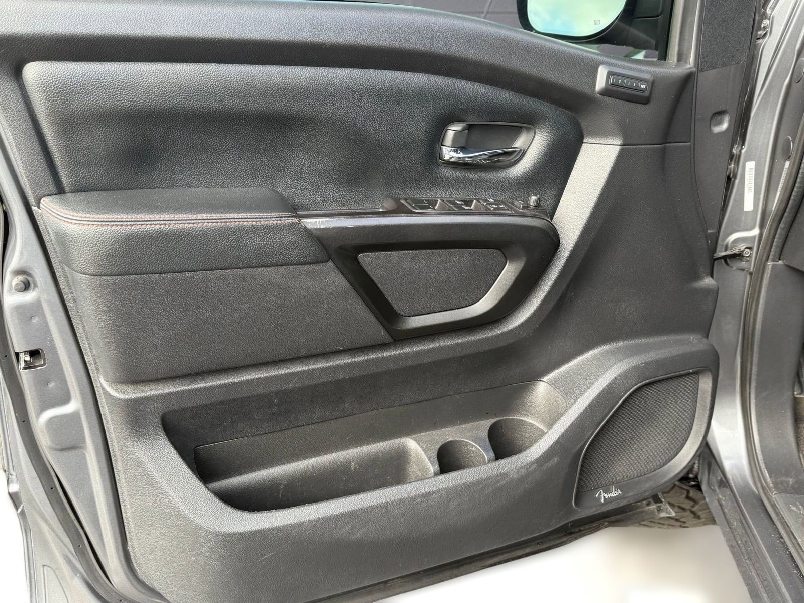 Used 2021 Nissan Titan PRO-4X w/ Pro-4x Convenience Package image 13