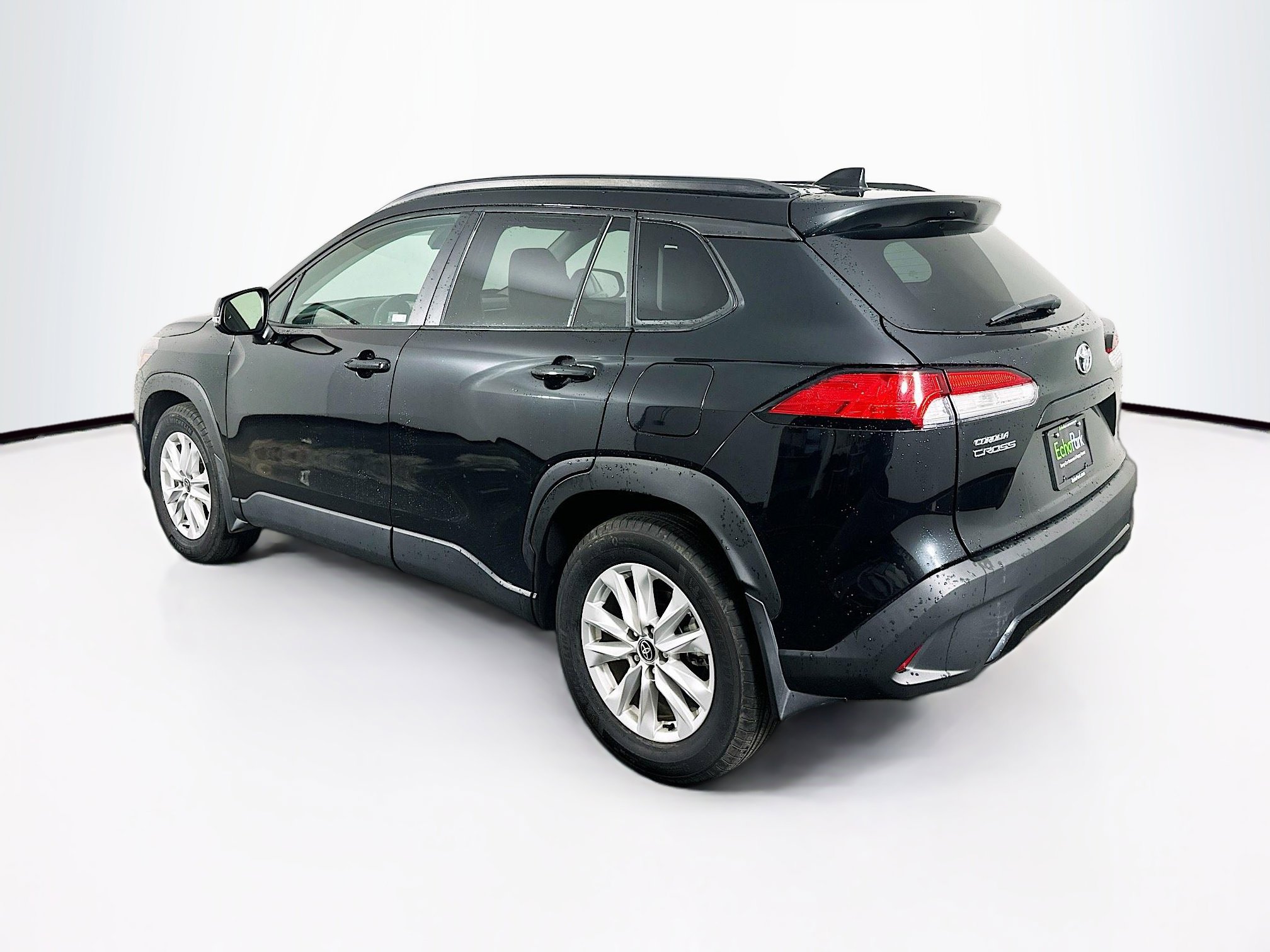 Used 2024 Toyota Corolla Cross LE image 5